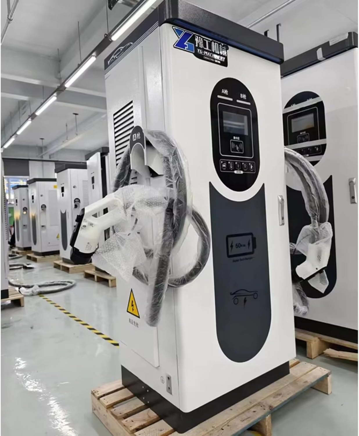 Estación de carga de vehículos eléctricos ecológica de alto amperaje de 320 kW&nbsp;